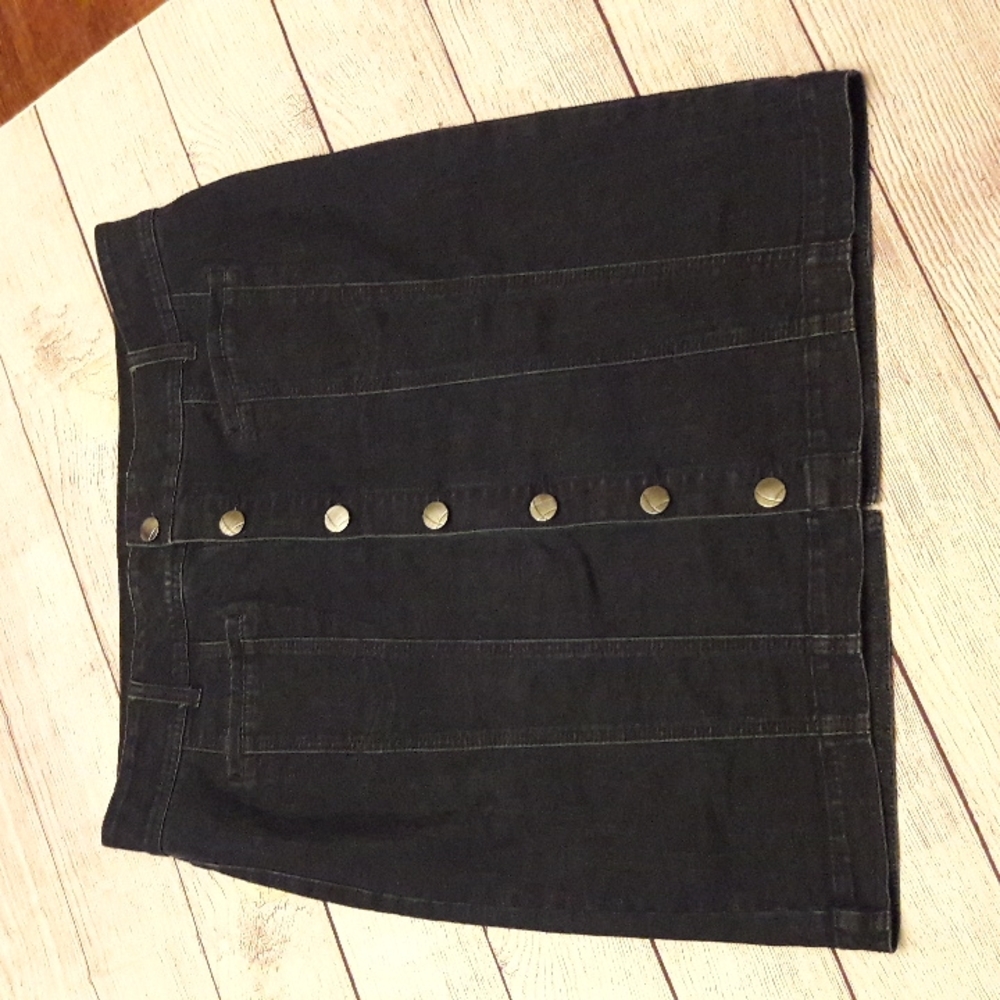 Lane Bryant button up front denim skirt